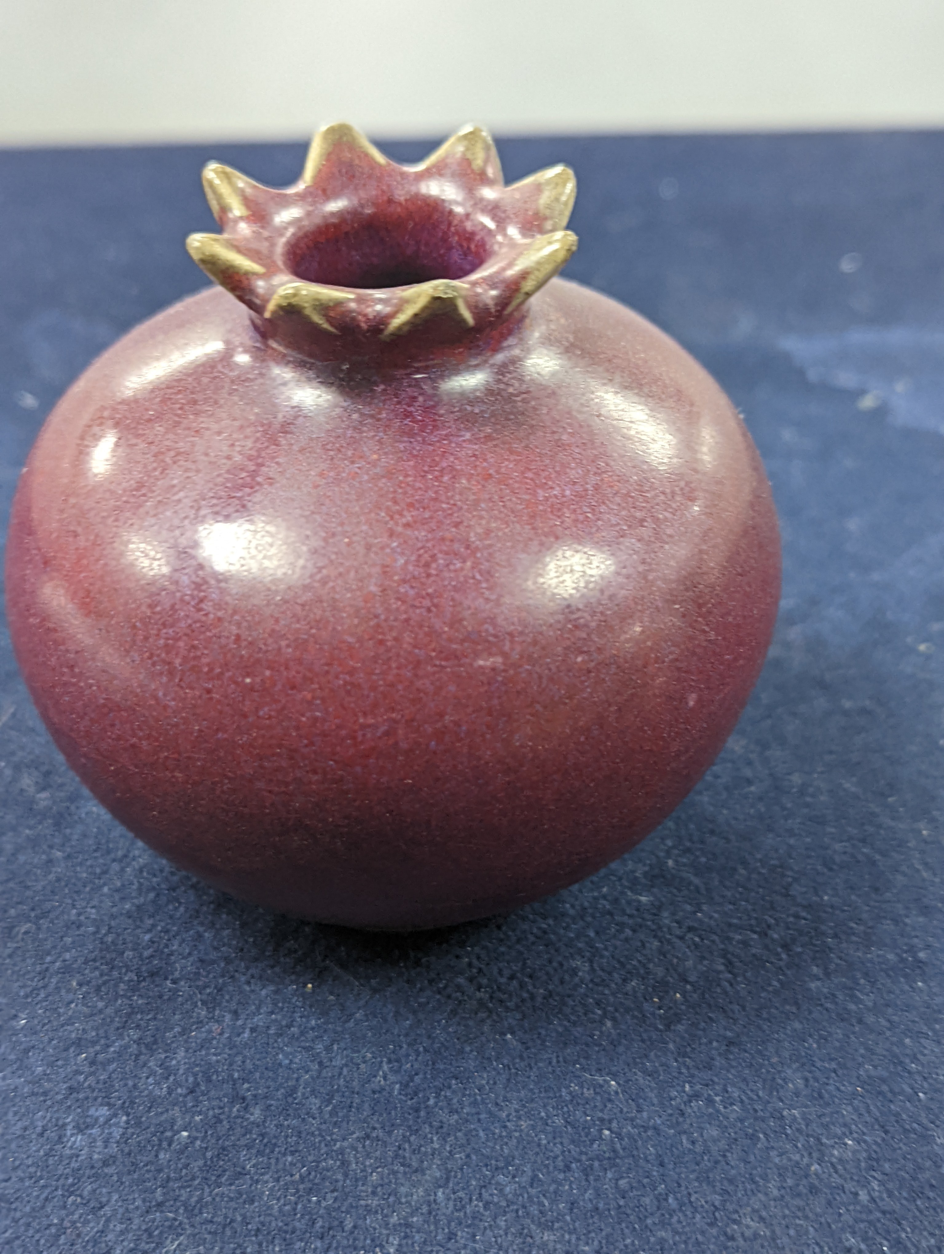A Chinese Jun type pomegranate shaped vase, Qing dynasty 8cm